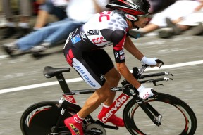 福登在对阵强队时的表现赢得外界更多信赖与期待，福登踢什么位置