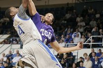 哈克斯14+12阿夫迪亚空砍33分 热火136-131险胜开拓者，哈斯克斯