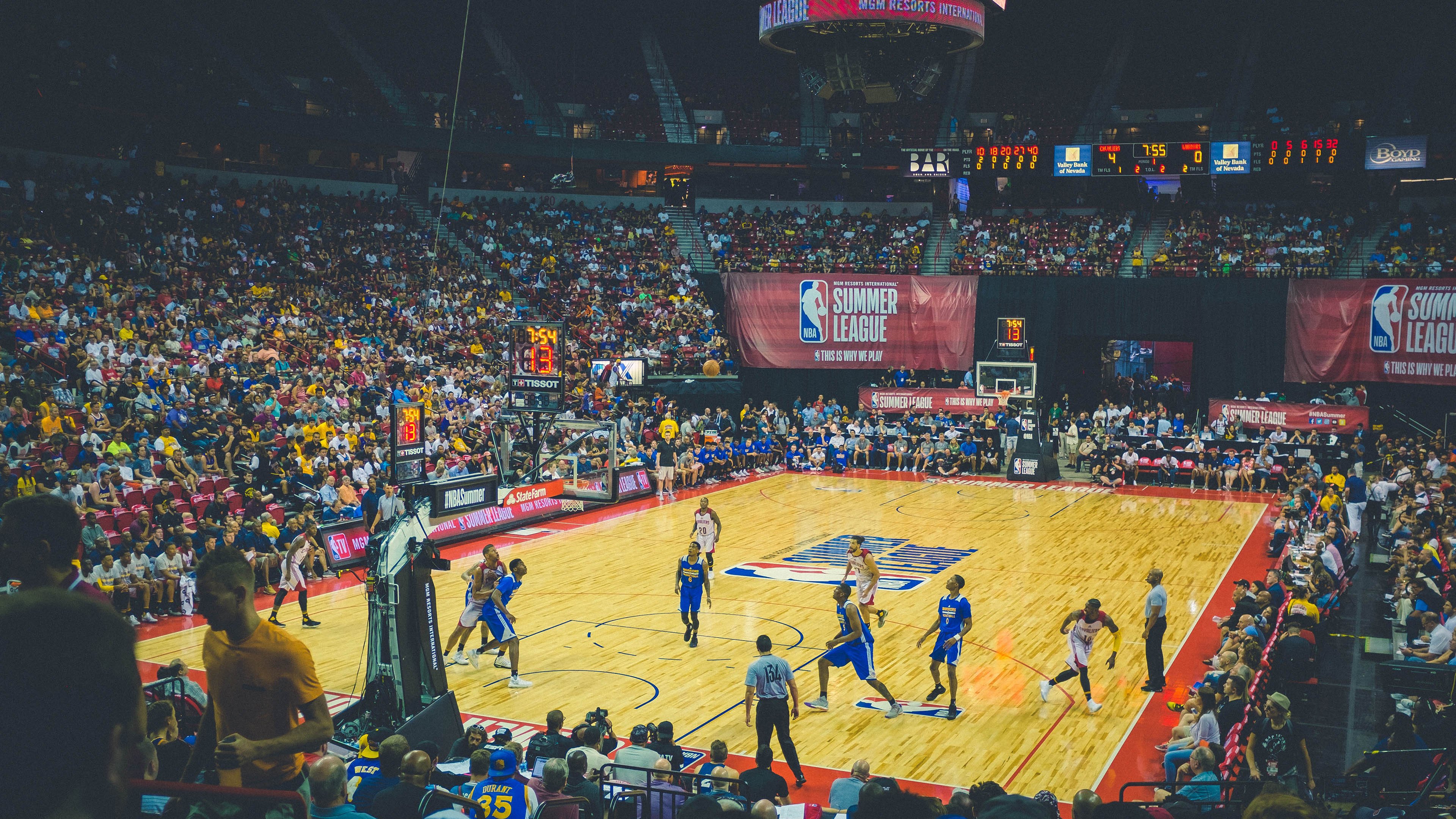 皮特·卡普尔迅猛的反应速度，成为袋鼠队进攻的加速器，皮特卡瑞尔